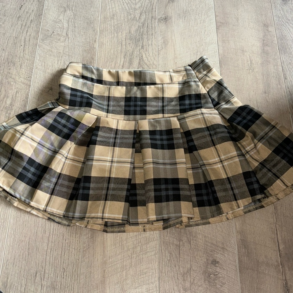 Plaid mini skirt